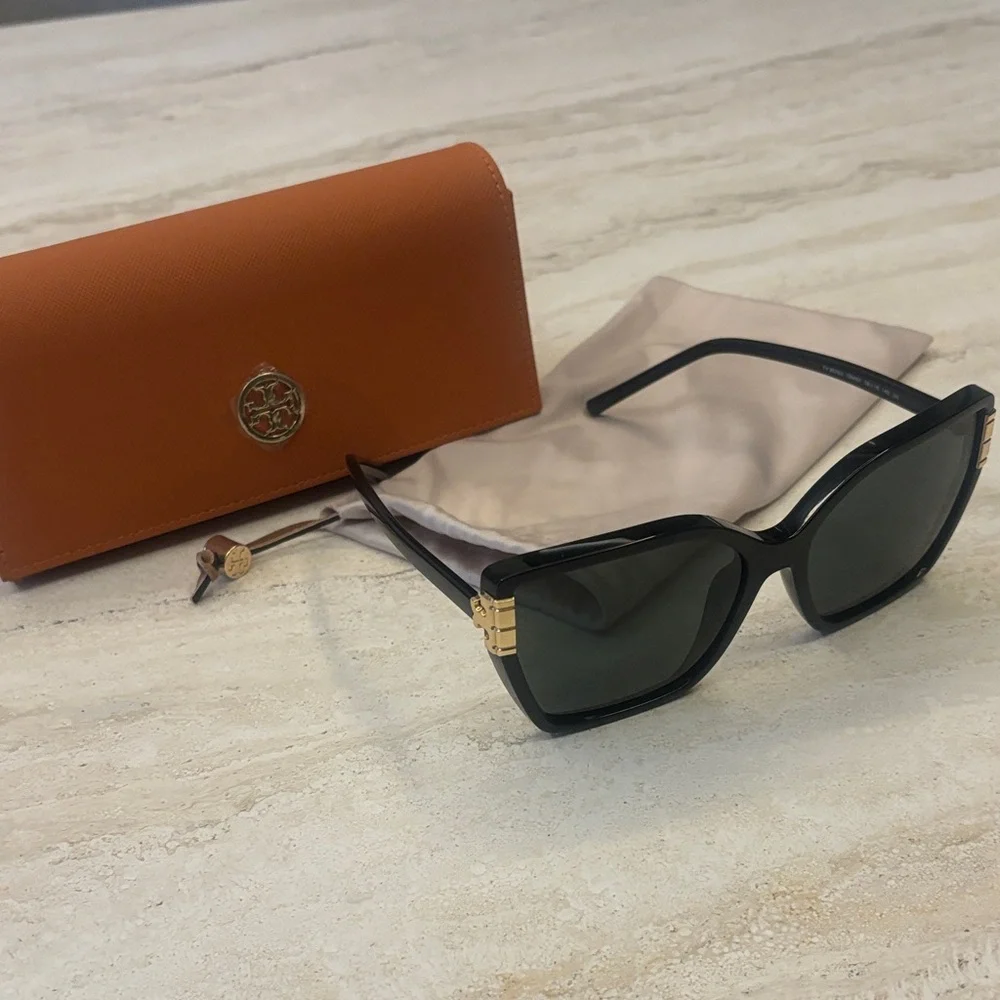 TORY BURCH | flat Eleanor square sunglasses NWOT
